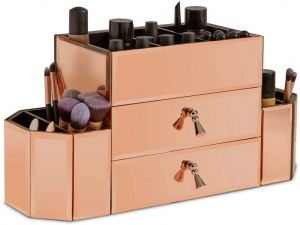 Organize makeup with this beautiful rose gold set.